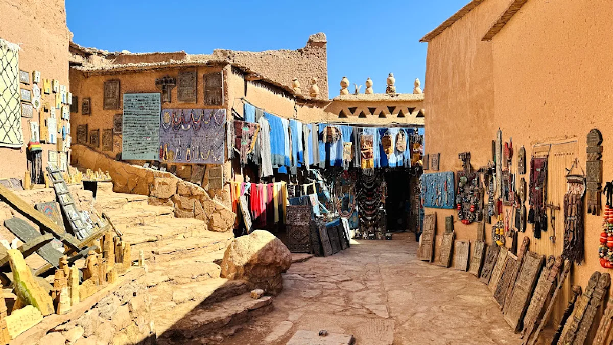 Une rue dans une ville marocaine