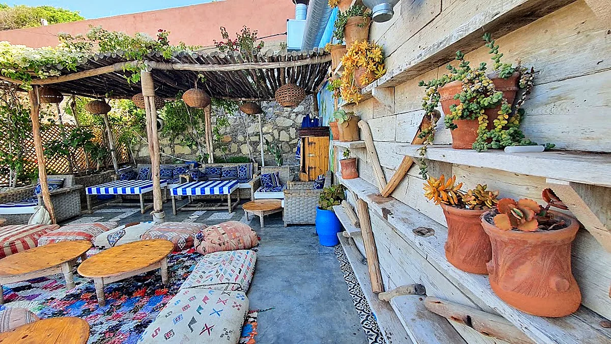 L'intérieur d'une maison de surf marocaine