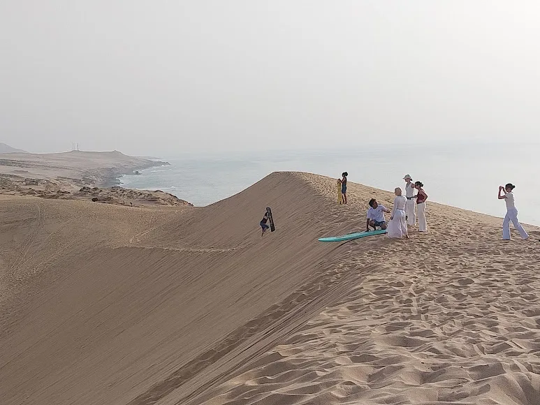 Sand dunes in the Moroccan Sahara — Surf and desert: four days with a whole day in the Sahara
